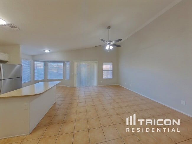 Building Photo - 12209 W Edgemont Ave