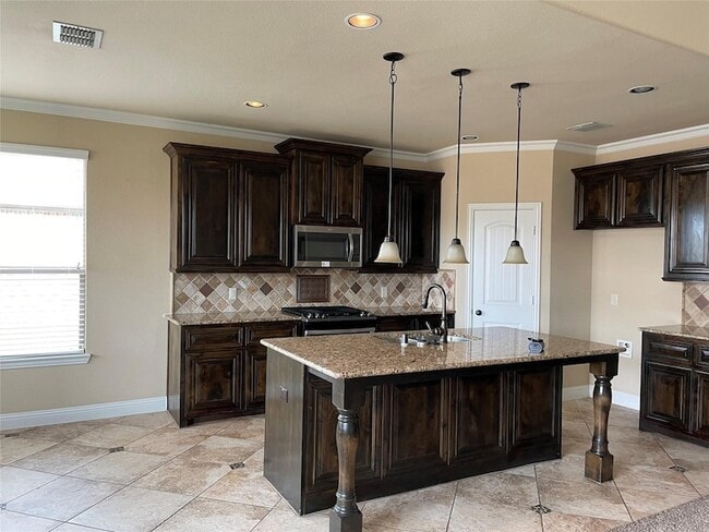 Building Photo - 3004 Guadalupe Dr