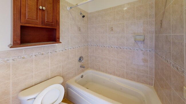 Building Photo - 57 Washburn St