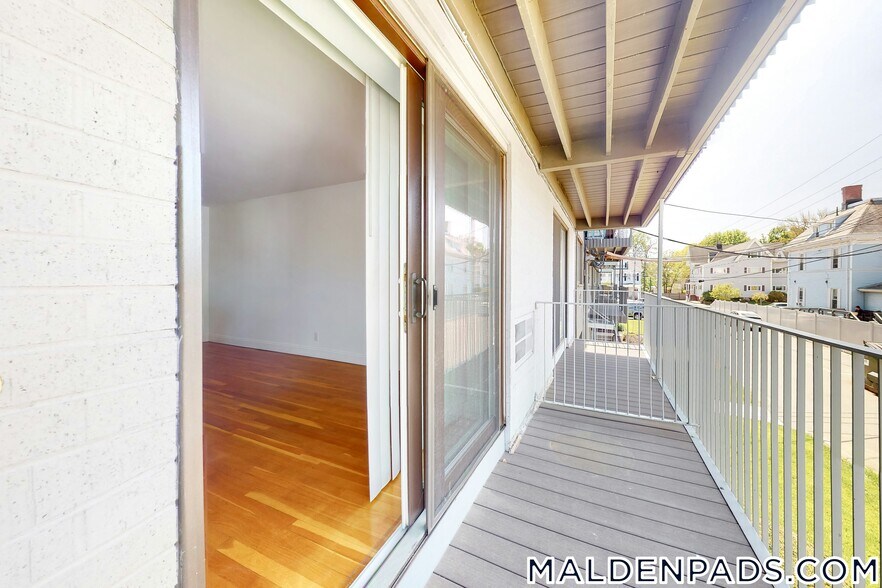 Building Photo - 134 Summer St