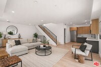 Building Photo - 913 N Hobart Blvd