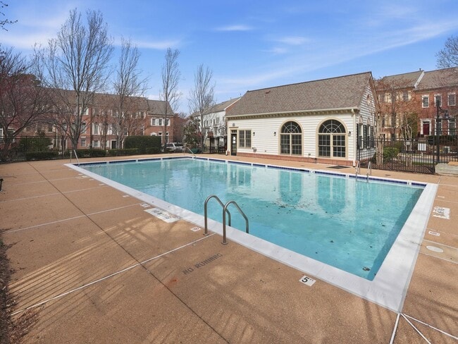 Building Photo - 4667 Longstreet Ln