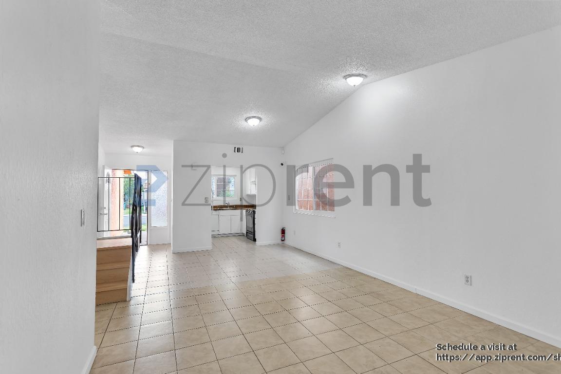 Building Photo - 2412 Sequoia Dr