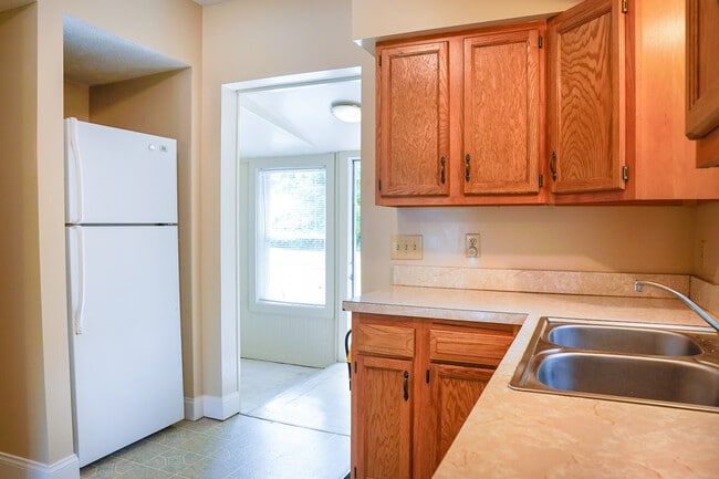 Building Photo - 124 Crain Ave