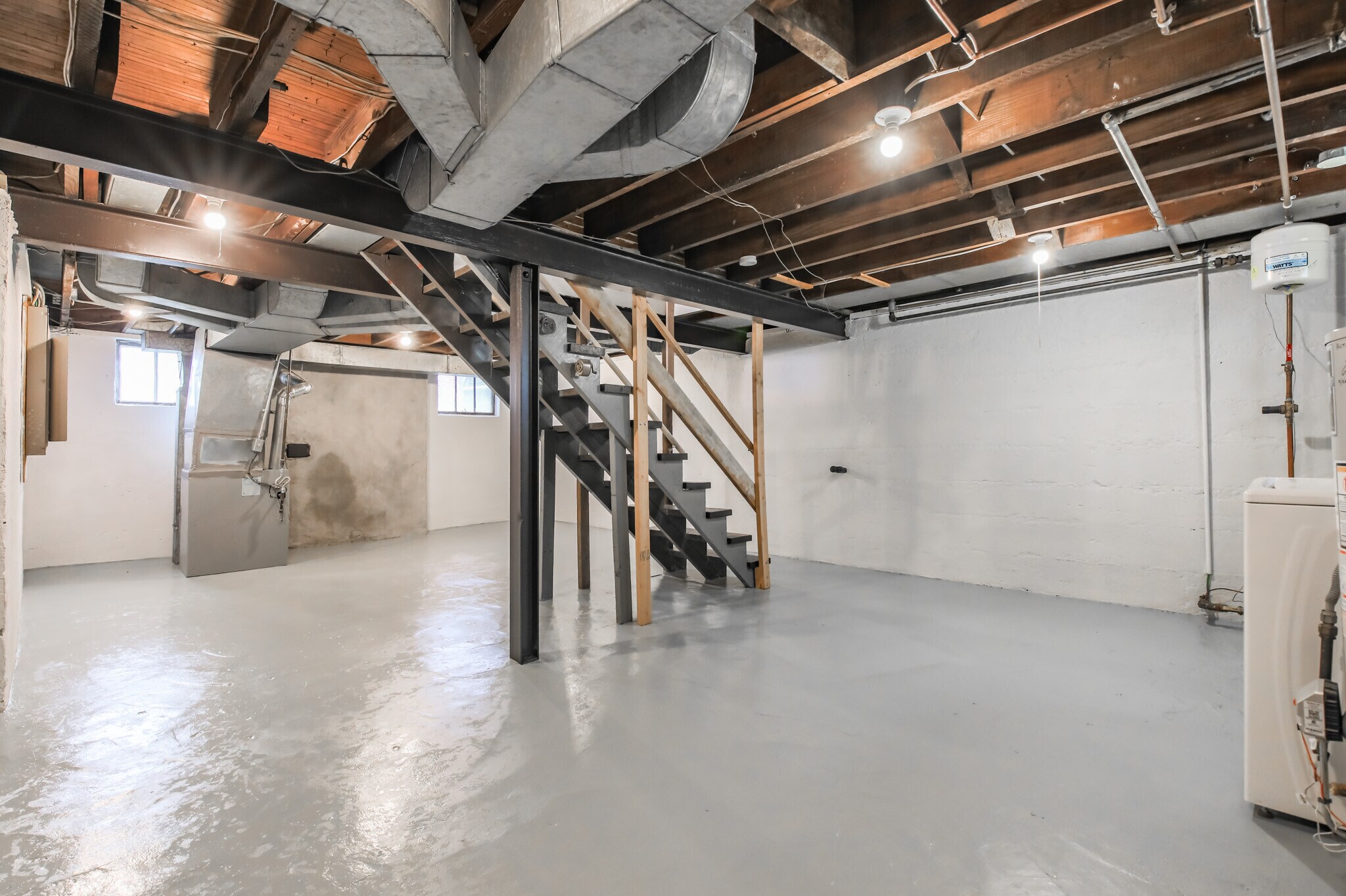 Building Photo - 1617 Cloverleaf St