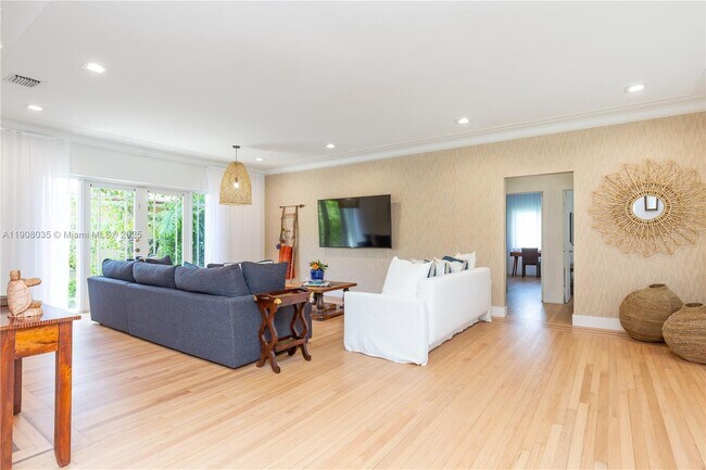 Building Photo - 501 SW 19th Rd