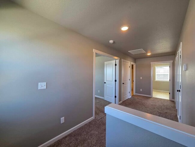 Building Photo - Stunning 3 Bedroom Home In Quincy!