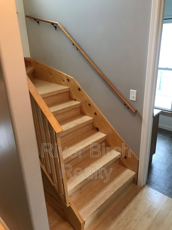 Building Photo - 1312 Monument Ave