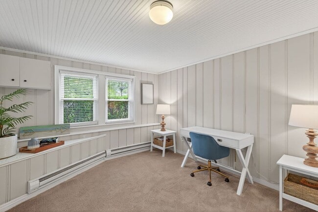 Building Photo - Available September 1st! A First Time Rent...