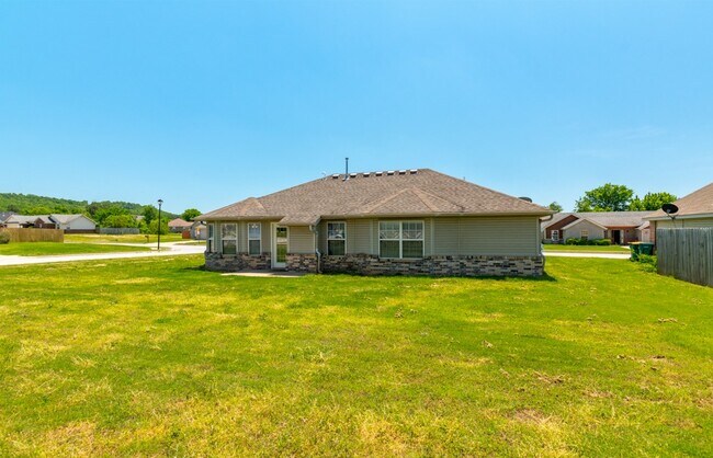 Building Photo - 1032 Morgan Haley Ln