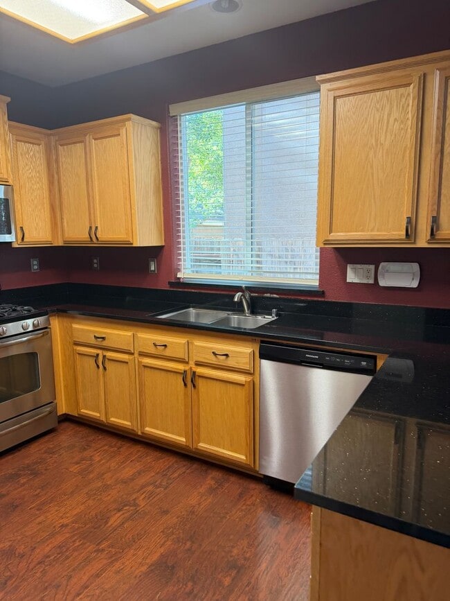 Building Photo - 4032 Vittoria Ln