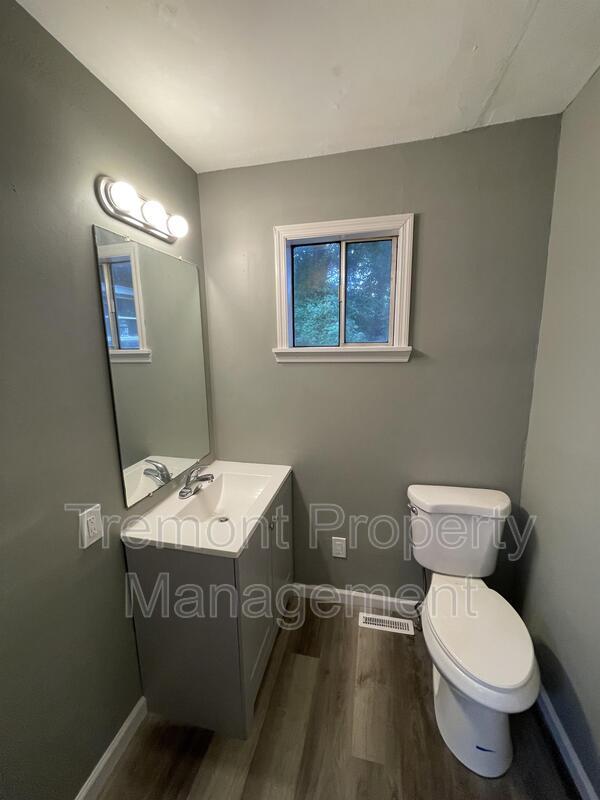 Building Photo - 5216 Fagan St