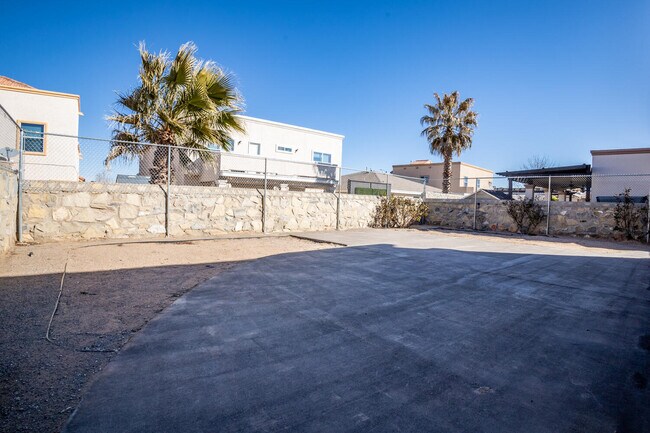 Building Photo - 12737 Tierra Nunez Ct