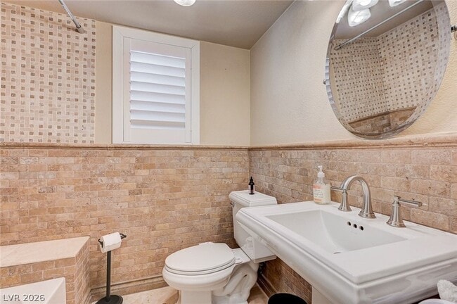Building Photo - 3880 Leisure Ln