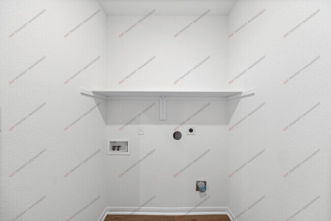 Building Photo - 8114 Timber Holw Ln
