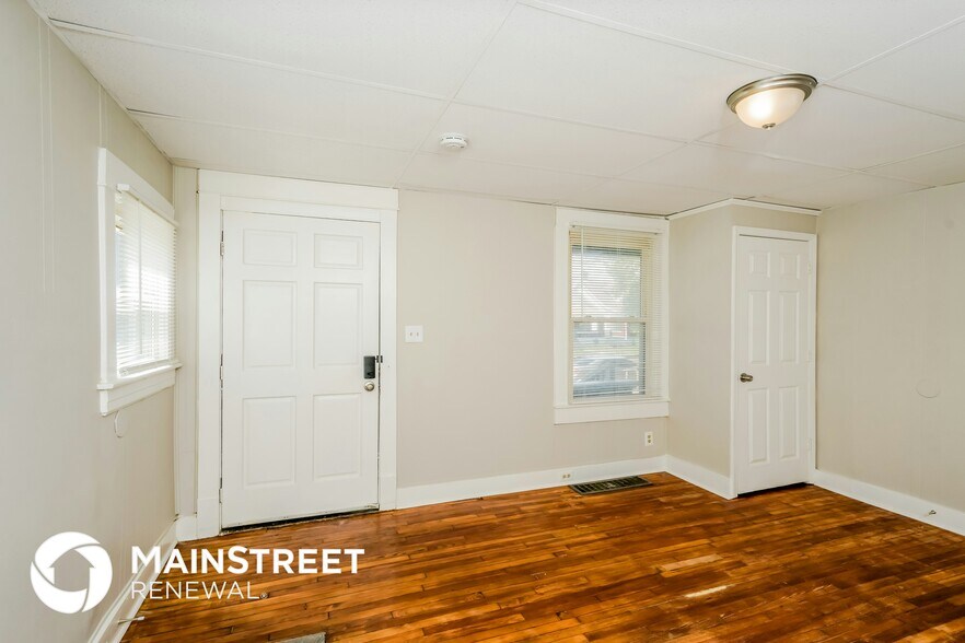 Building Photo - 409 S 39th St