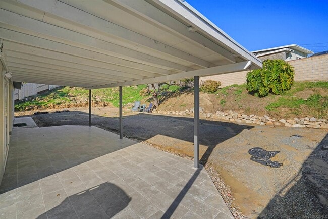 Building Photo - 7684 Meadowbrook Ct