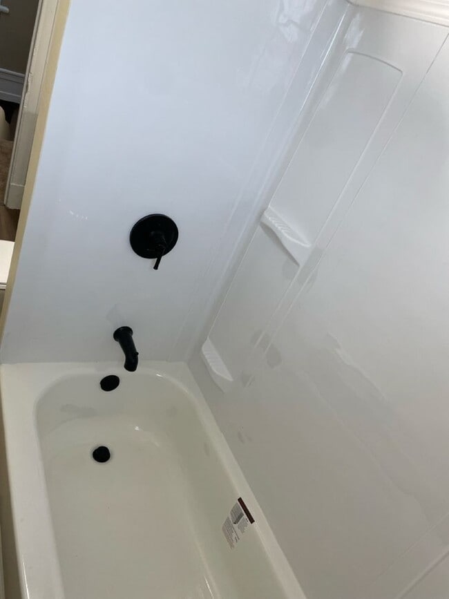 Building Photo - 719 N Milton Ave