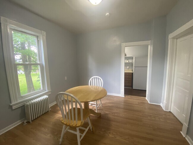 Building Photo - 458 Maryland Way