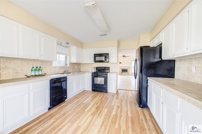 Building Photo - 12530 Laleu Ln