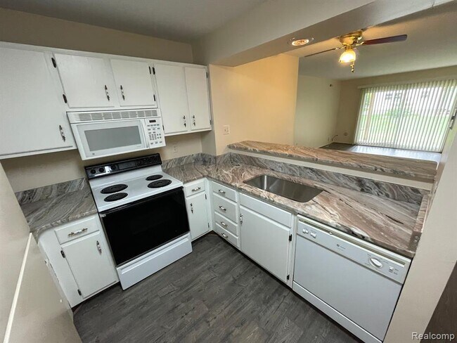 Building Photo - 902 Chestnut Hill Dr