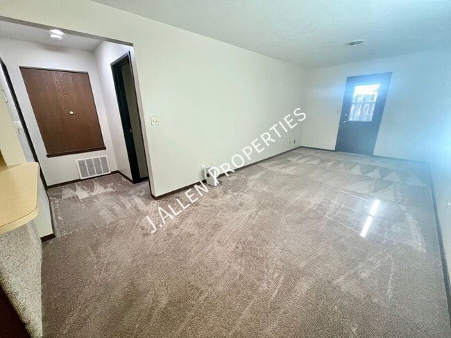 Building Photo - 607 W Michigan Ave