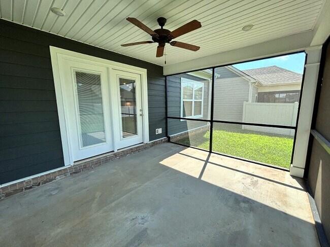 Building Photo - 2431 Hollis Dr