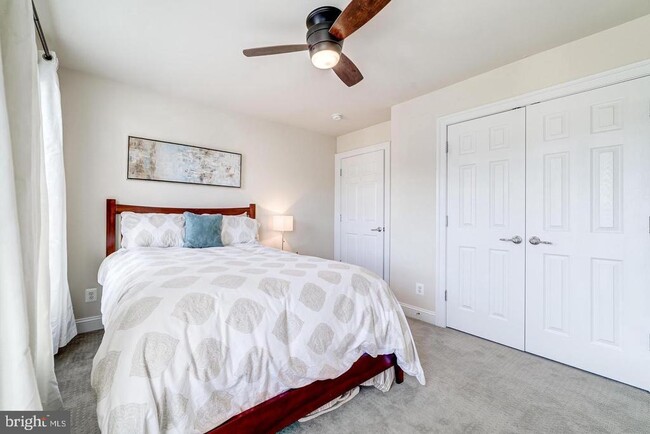 Building Photo - 20637 Erskine Terrace