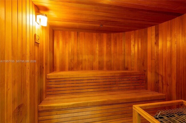 Building Photo - 20000 E Country Club Dr