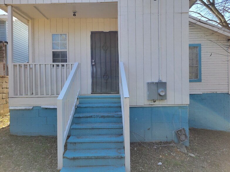 Building Photo - 324 57th St