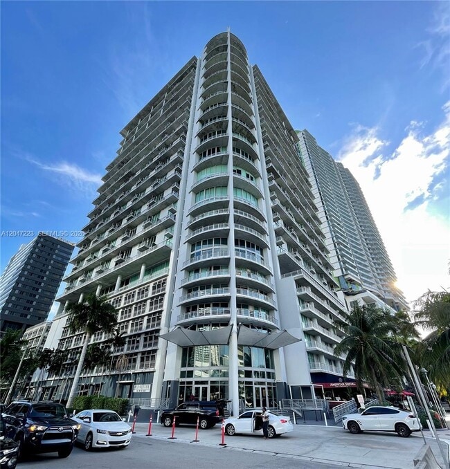 Building Photo - 690 SW 1st Ct