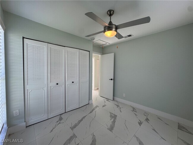 Building Photo - 1127 Lovely Ln