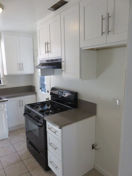 Building Photo - 508 Allen Ave