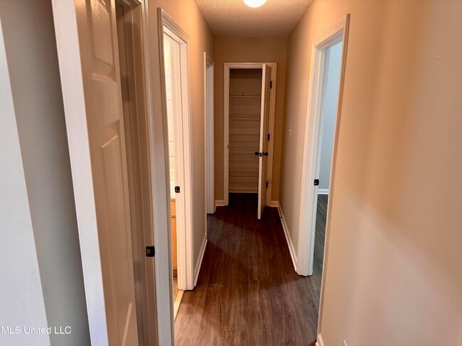 Building Photo - 9117 Billy Pat Dr