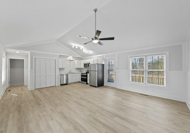 Building Photo - 114 Wayne Ave