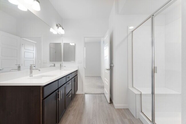 Building Photo - Gorgeous 2 beds 2 baths in Parker! Holiday...