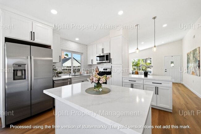 Building Photo - BEAUTIFUL 4 BED 2 BATH WITH ATTACHED 2 CAR...