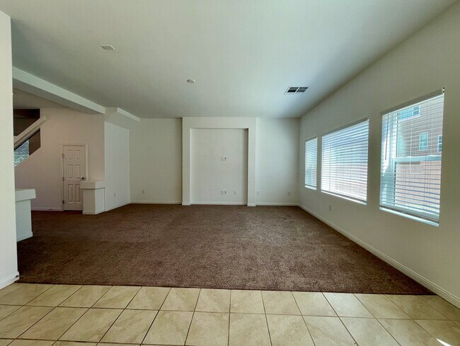 Building Photo - BEAUTIFUL 5 BED 3.5 BATH 3 FLOORS 2 CAR GARAGE SINGLE FAMILY HOME W/ LARGE LOFT & BACKYARD FOR RENT!