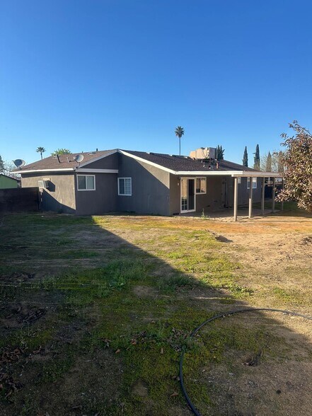 Building Photo - 1817 W La Sierra Dr