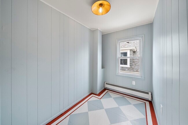 Building Photo - 69 Endicott St