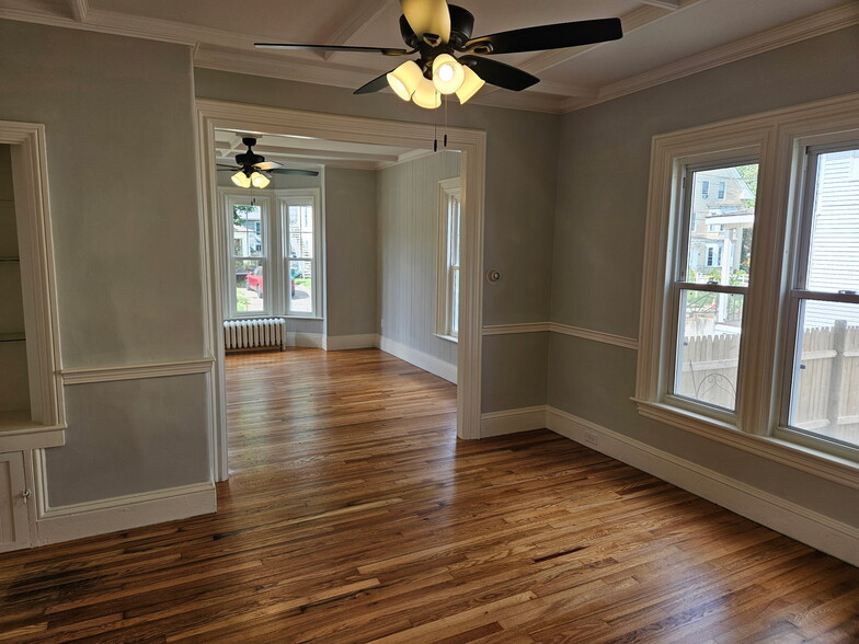 Dining Room/Living Room - 92 Bank St