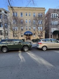 Building Photo - Top Floor Fully Furnished 1,000 Square Foot One Bedroom Plus Den in Kalorama