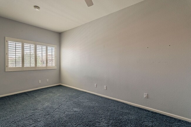 Building Photo - Welcome to your private Oasis!!