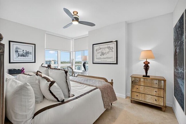 Building Photo - 101 S Fort Lauderdale Beach Blvd