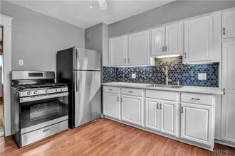 Building Photo - 744 Tacoma Ave