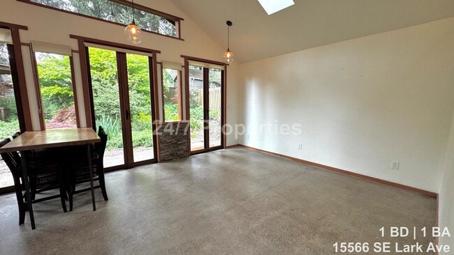 Building Photo - Beautiful 1 BD | 1 BA ADU with Driveway Parking - Milwaukie