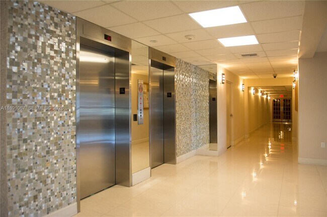 Building Photo - 1833 S Ocean Dr