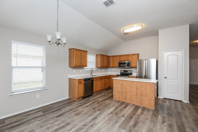 Building Photo - 360 Marsha St