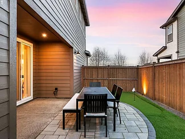 Building Photo - Luxury Living in Reed’s Crossing – Designe...
