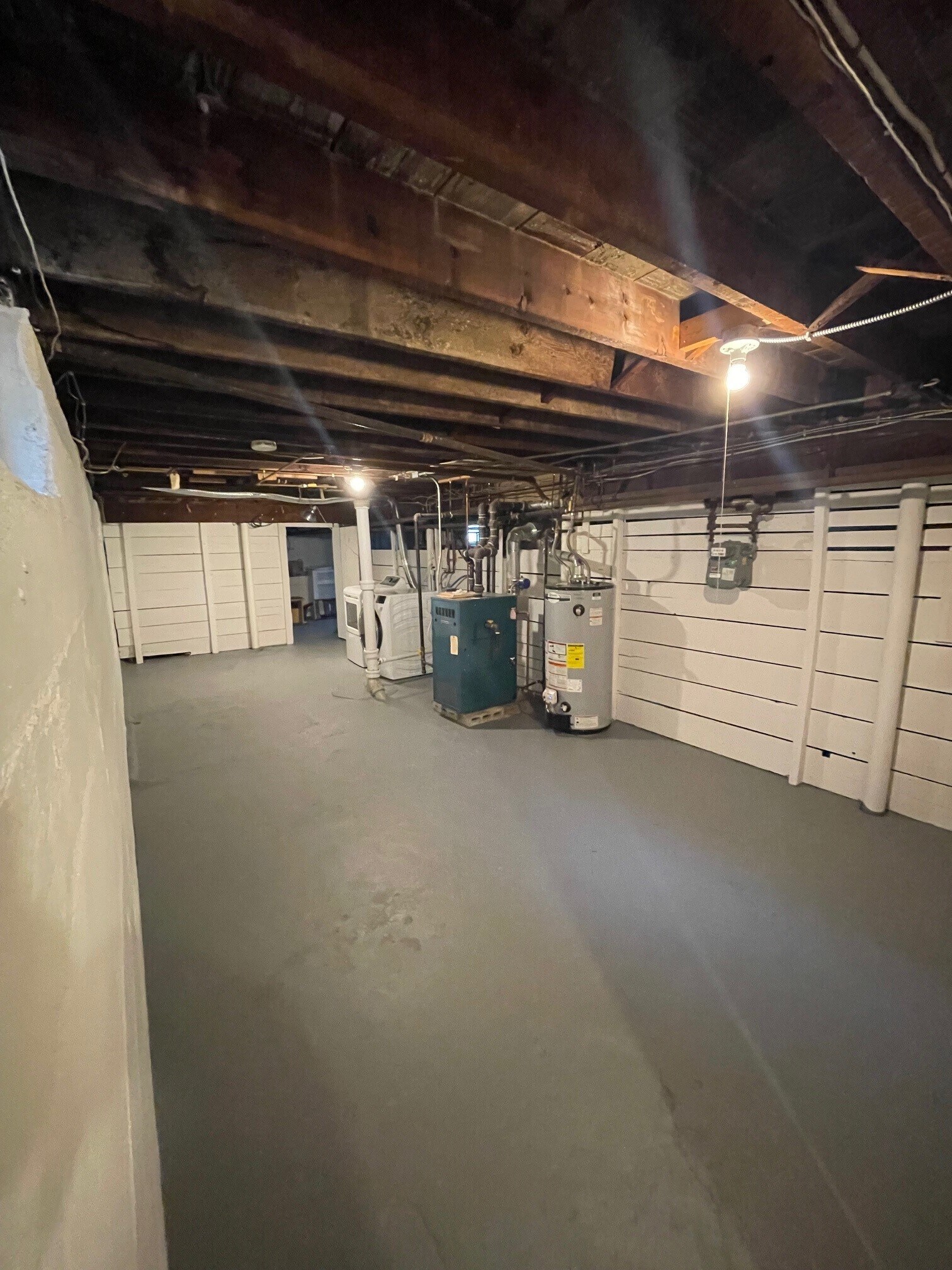 Basement - 44 Waverley Ave